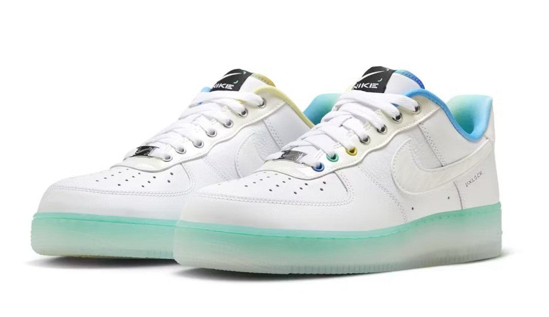 TENIS NIKE AIR FORCE ONE LOW 07 PRM UNLOCK YOUR SPACE