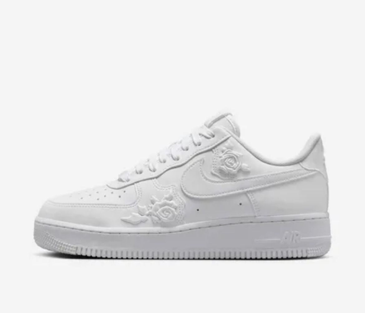 TENIS NIKE AIR FORCE ONE 07 WHITE ROSES