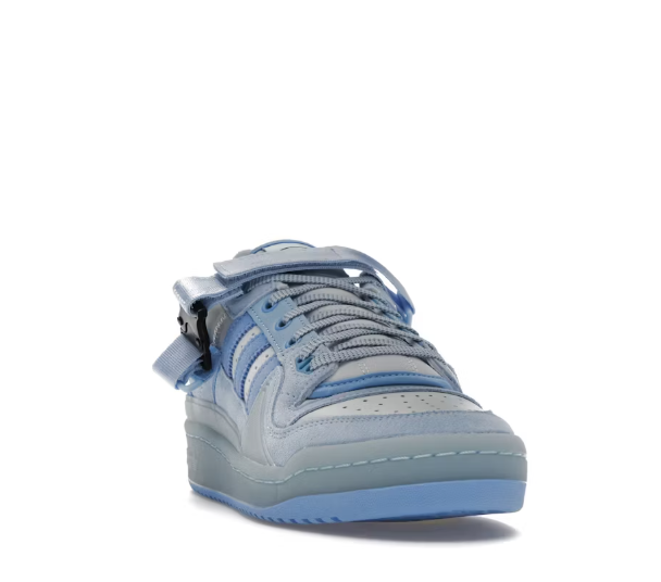 TENIS ADIDAS FORUM BUCKLE LOW BAD BUNNY BLUE TINT