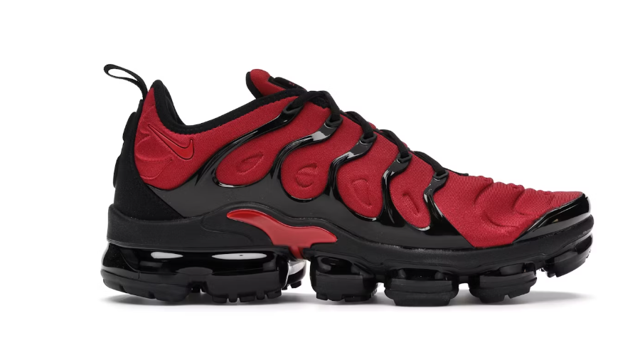 TENIS NIKE AIR VAPORMAX PLUS UNIVERSITY RED AND BLACK COLORWAY