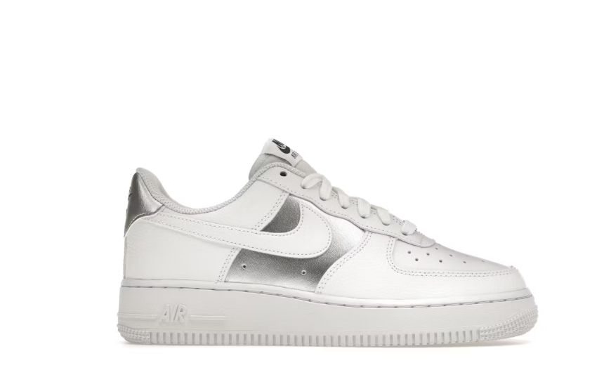 TENIS NIKE AIR FORCE ONE LOW 07 WHITE METALLIC SILVER