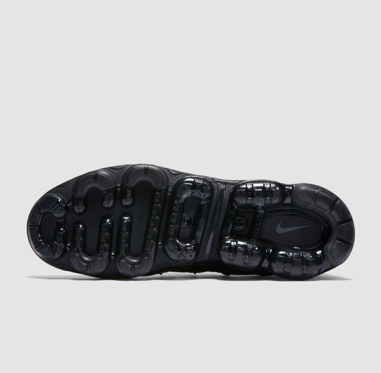 TENIS NIKE AIR VAPORMAX PLUS TRIPLE BLACK