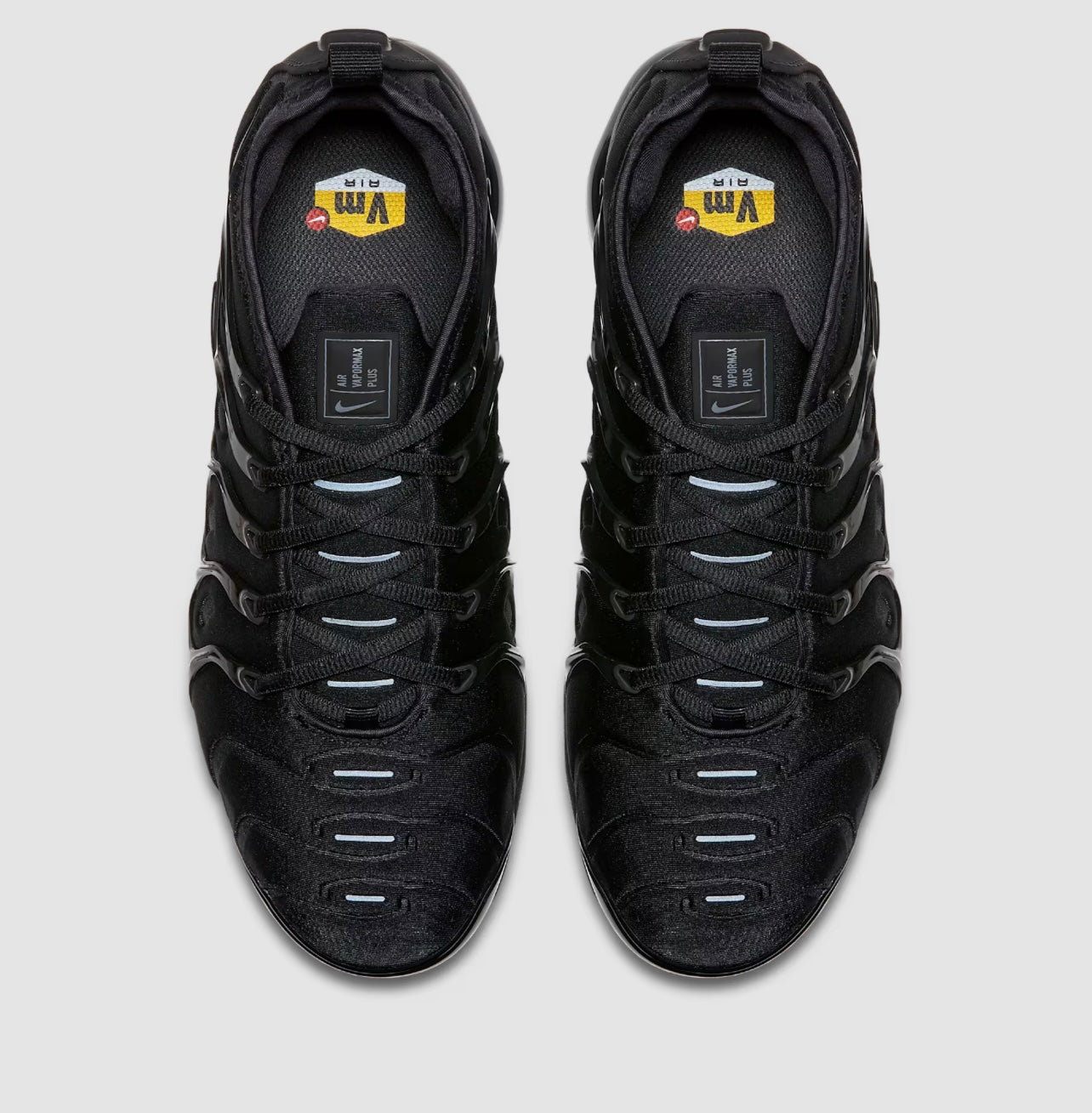 TENIS NIKE AIR VAPORMAX PLUS TRIPLE BLACK