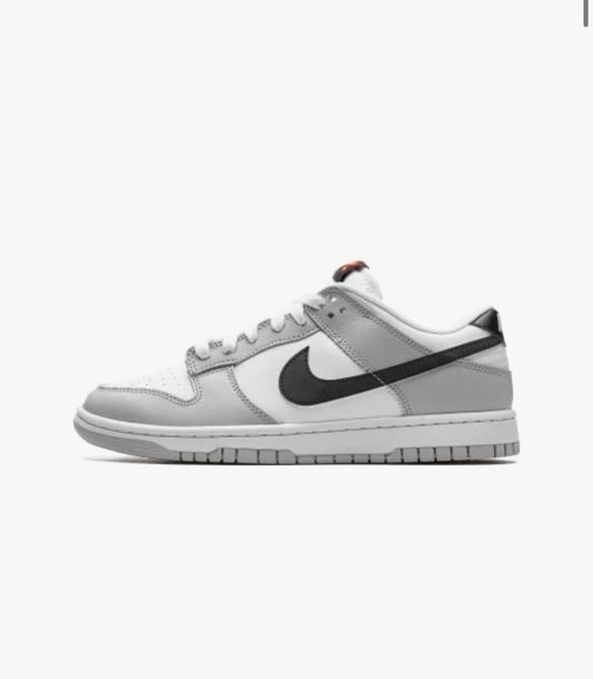 TENIS NIKE DUNK LOW SE LOTTERY PACK GREY