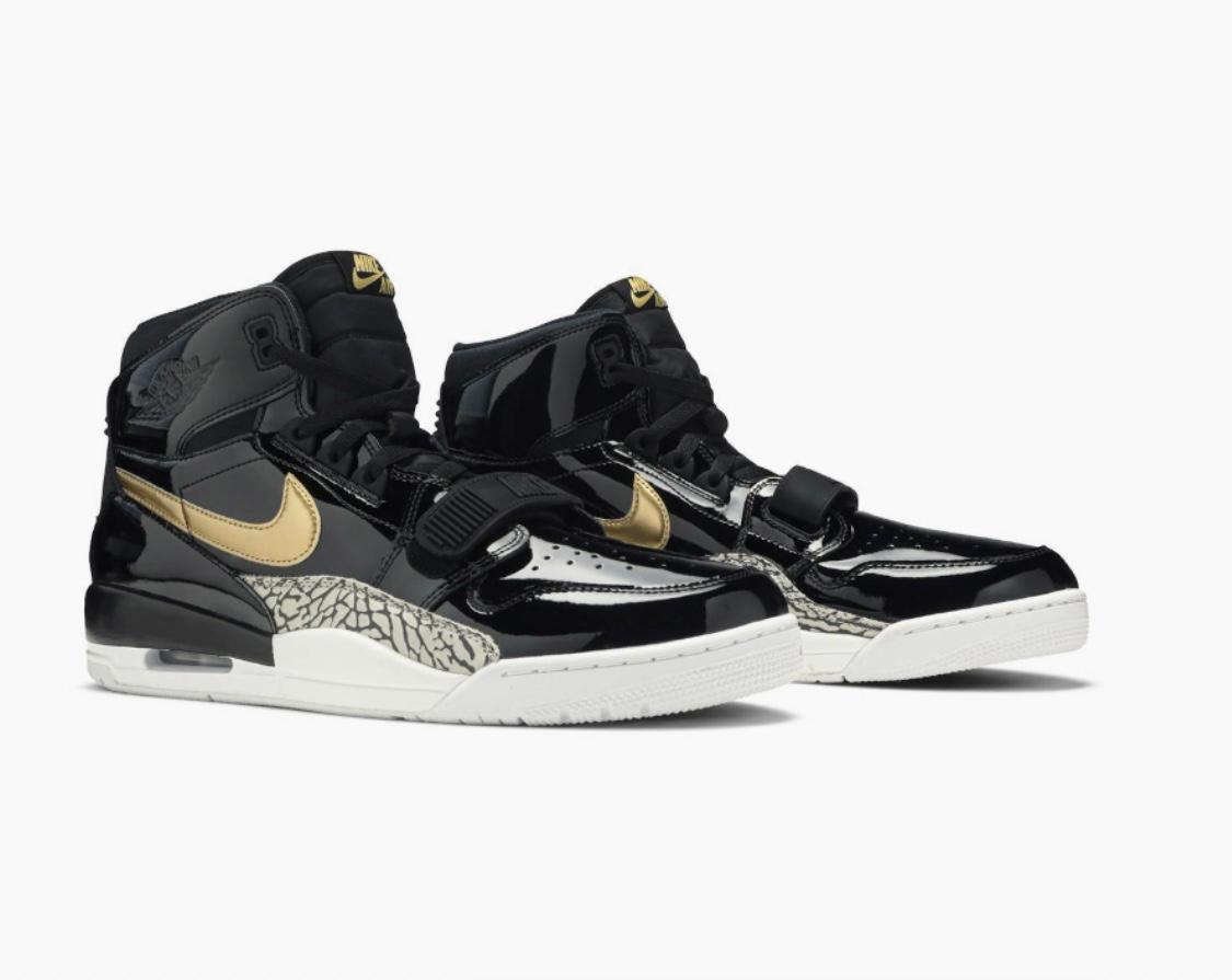 TENIS NIKE AIR JORDAN LEGACY 312 LOW IN BLACK PATENT LEATHER AND METALLIC GOLD ACCENTS